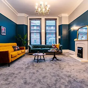 Holiday home St Johns, - Self Check In & Free Parking, Wakefield